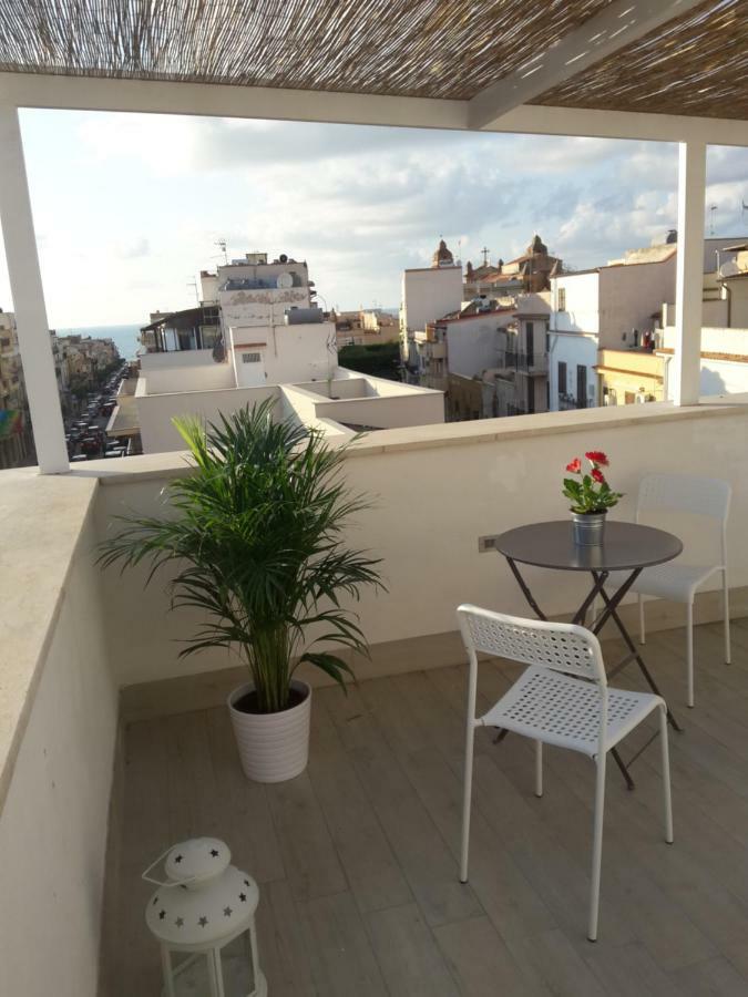 Alma Nua Bed & Breakfast แตร์ราซีนี ภายนอก รูปภาพ