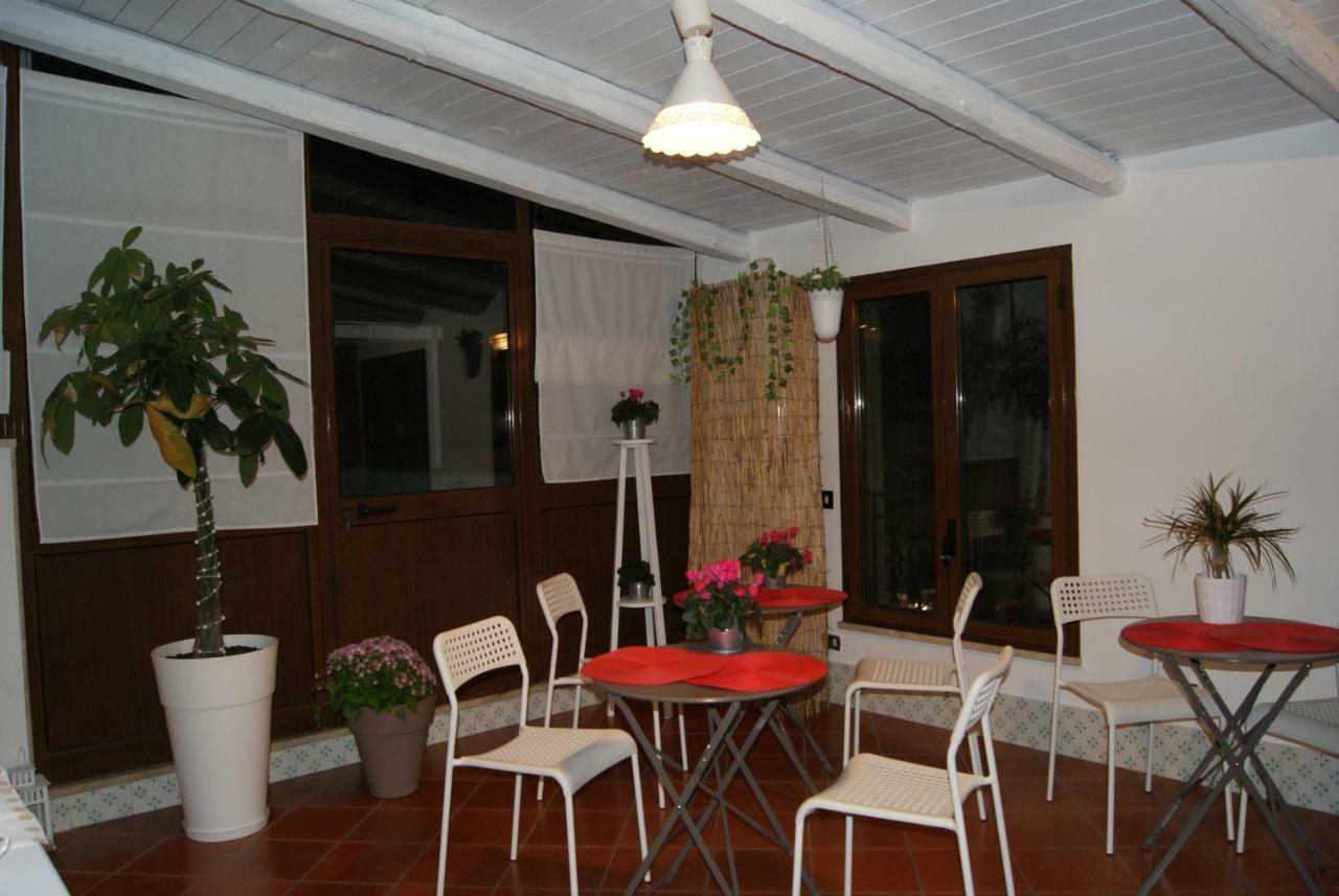 Alma Nua Bed & Breakfast แตร์ราซีนี ภายนอก รูปภาพ