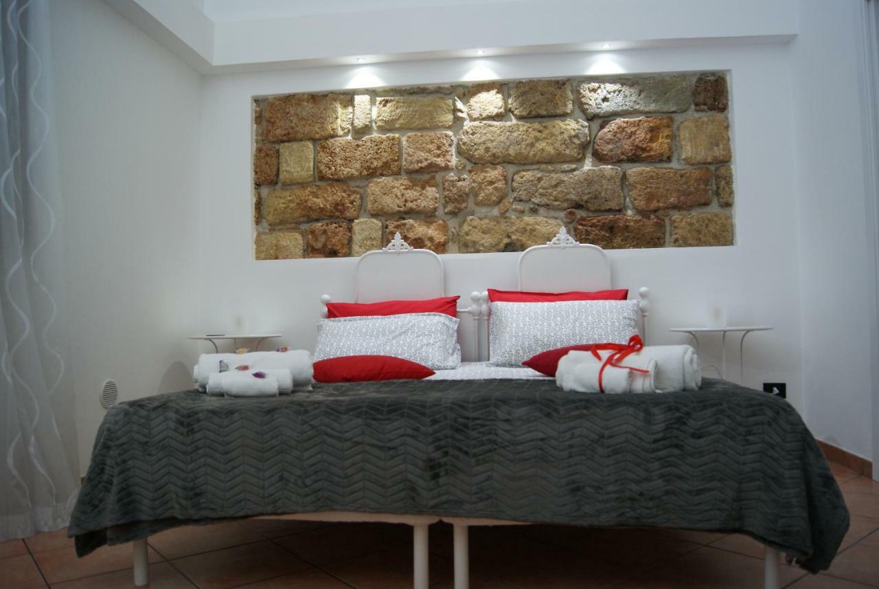 Alma Nua Bed & Breakfast แตร์ราซีนี ภายนอก รูปภาพ