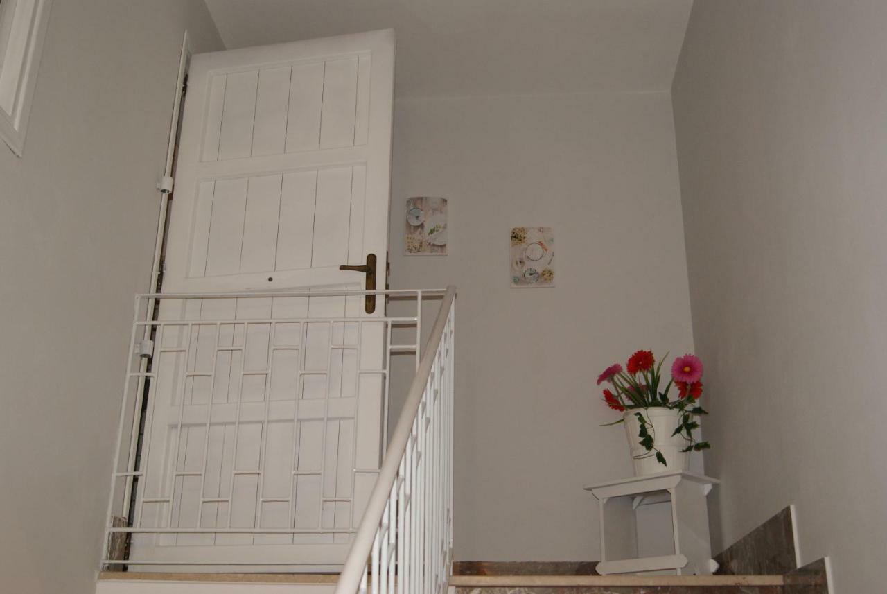Alma Nua Bed & Breakfast แตร์ราซีนี ภายนอก รูปภาพ