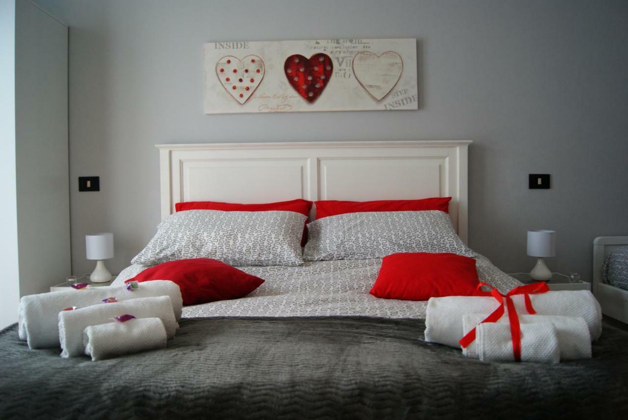 Alma Nua Bed & Breakfast แตร์ราซีนี ภายนอก รูปภาพ
