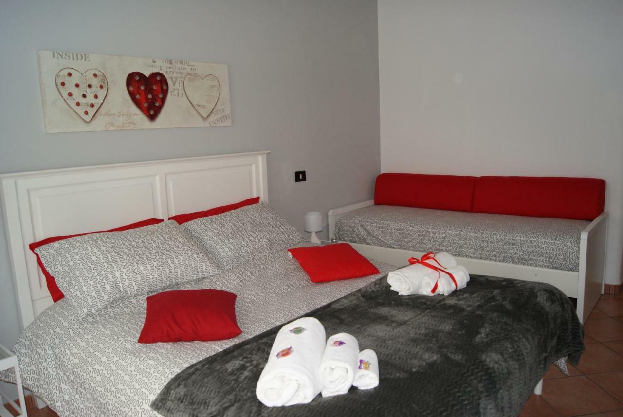 Alma Nua Bed & Breakfast แตร์ราซีนี ภายนอก รูปภาพ