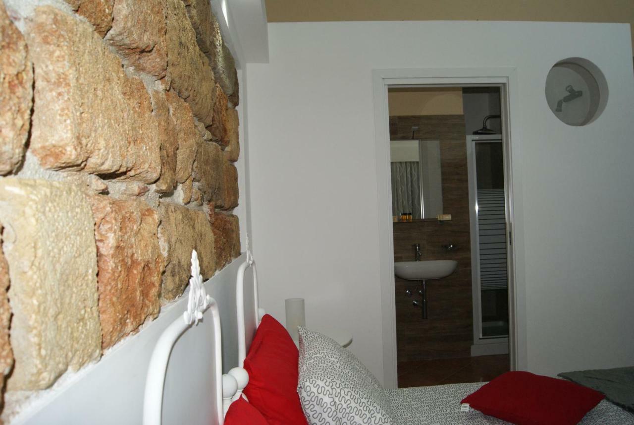 Alma Nua Bed & Breakfast แตร์ราซีนี ภายนอก รูปภาพ