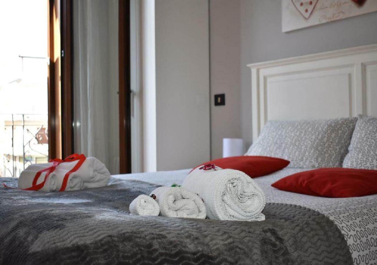 Alma Nua Bed & Breakfast แตร์ราซีนี ภายนอก รูปภาพ