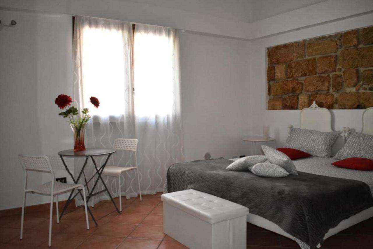 Alma Nua Bed & Breakfast แตร์ราซีนี ภายนอก รูปภาพ