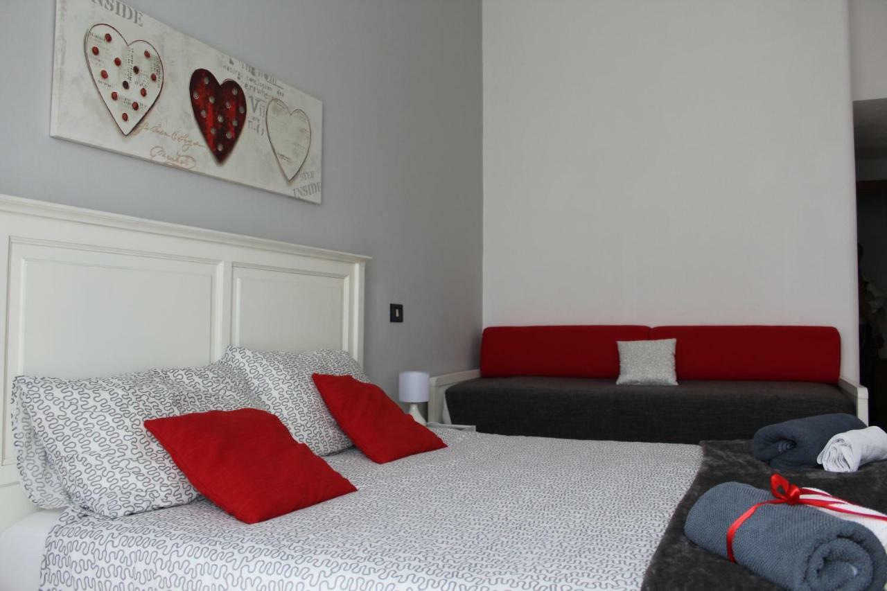Alma Nua Bed & Breakfast แตร์ราซีนี ภายนอก รูปภาพ