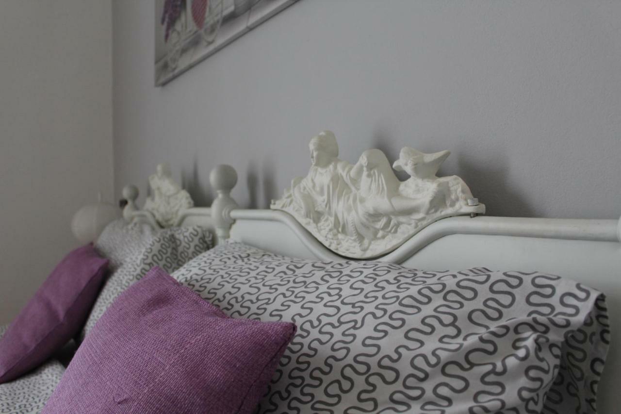 Alma Nua Bed & Breakfast แตร์ราซีนี ภายนอก รูปภาพ