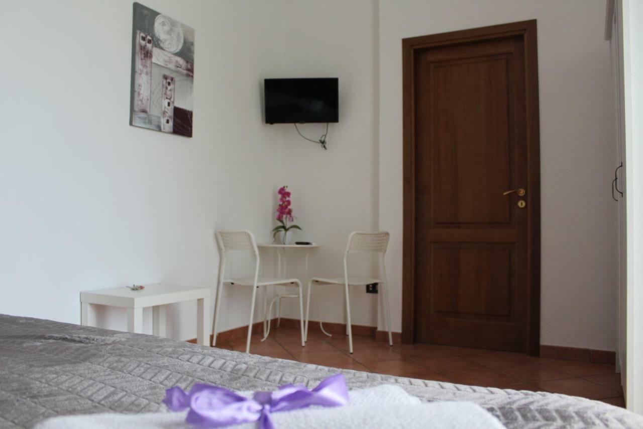 Alma Nua Bed & Breakfast แตร์ราซีนี ภายนอก รูปภาพ