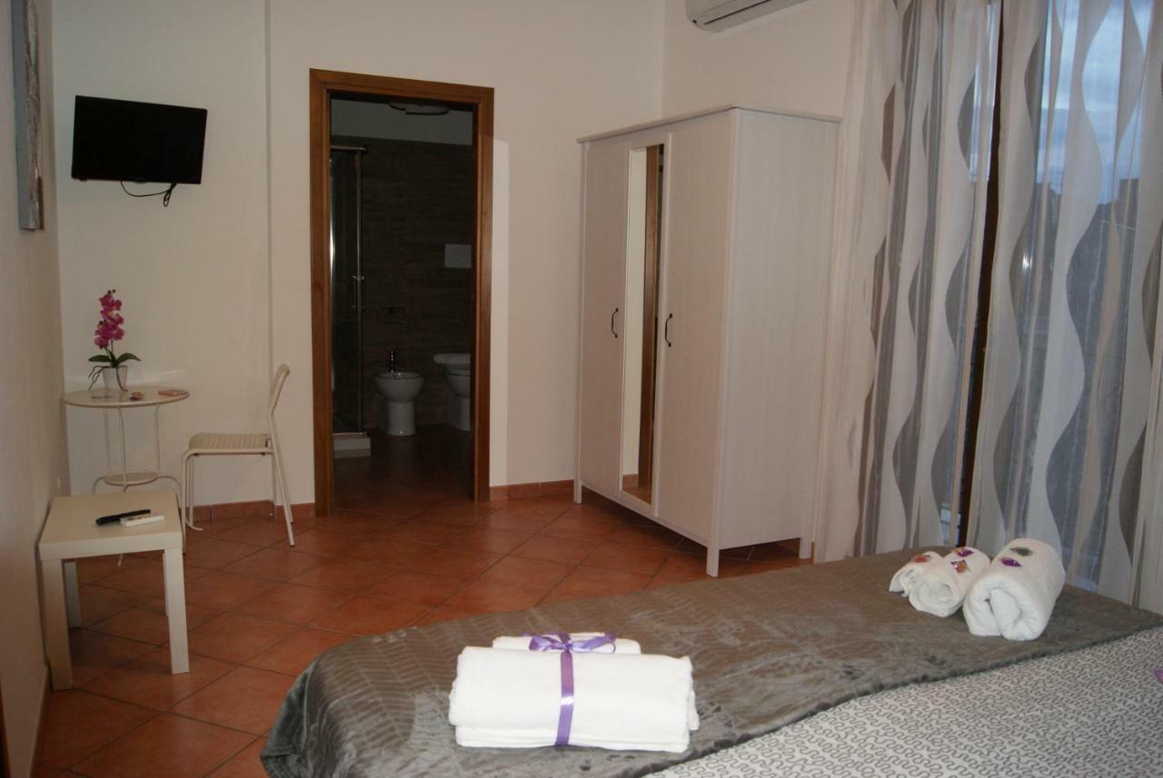 Alma Nua Bed & Breakfast แตร์ราซีนี ภายนอก รูปภาพ