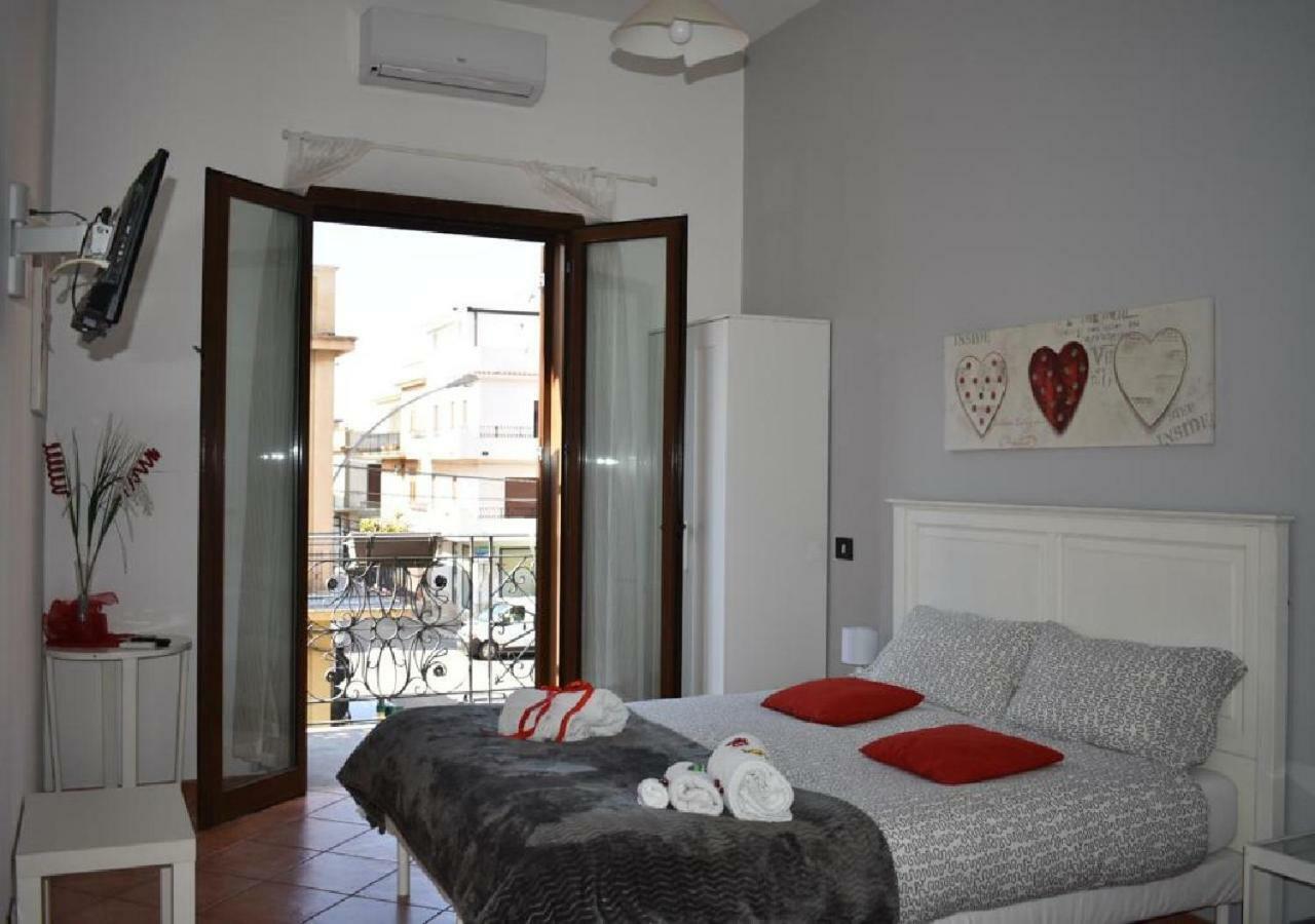 Alma Nua Bed & Breakfast แตร์ราซีนี ภายนอก รูปภาพ