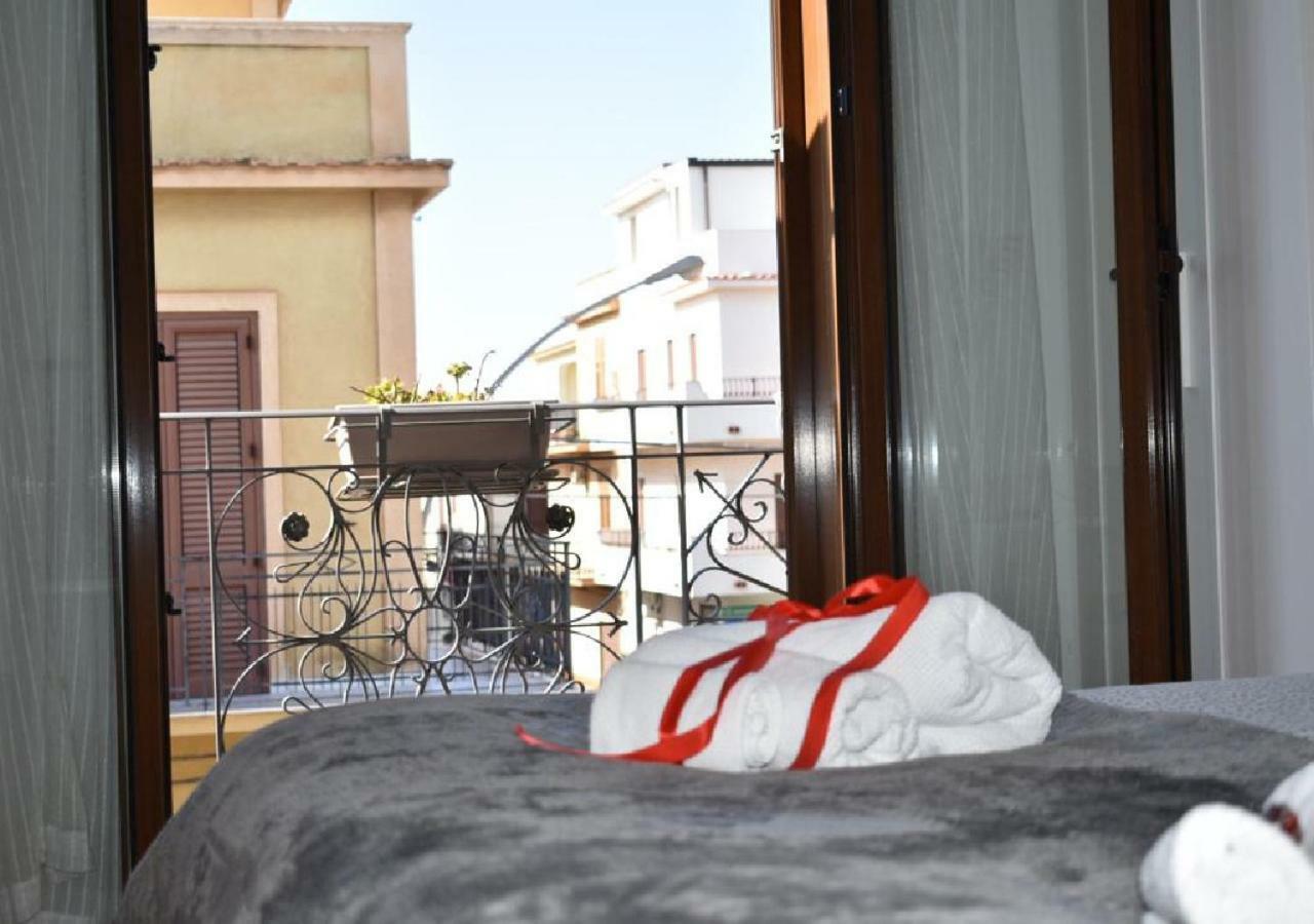 Alma Nua Bed & Breakfast แตร์ราซีนี ภายนอก รูปภาพ