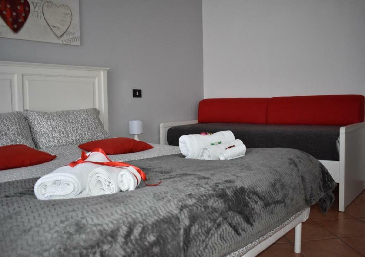 Alma Nua Bed & Breakfast แตร์ราซีนี ภายนอก รูปภาพ