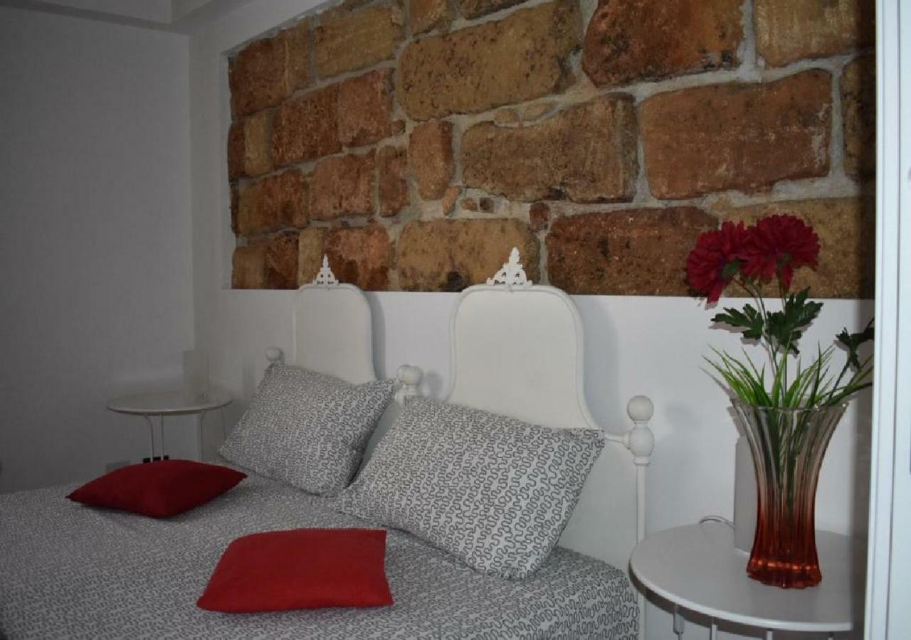 Alma Nua Bed & Breakfast แตร์ราซีนี ภายนอก รูปภาพ
