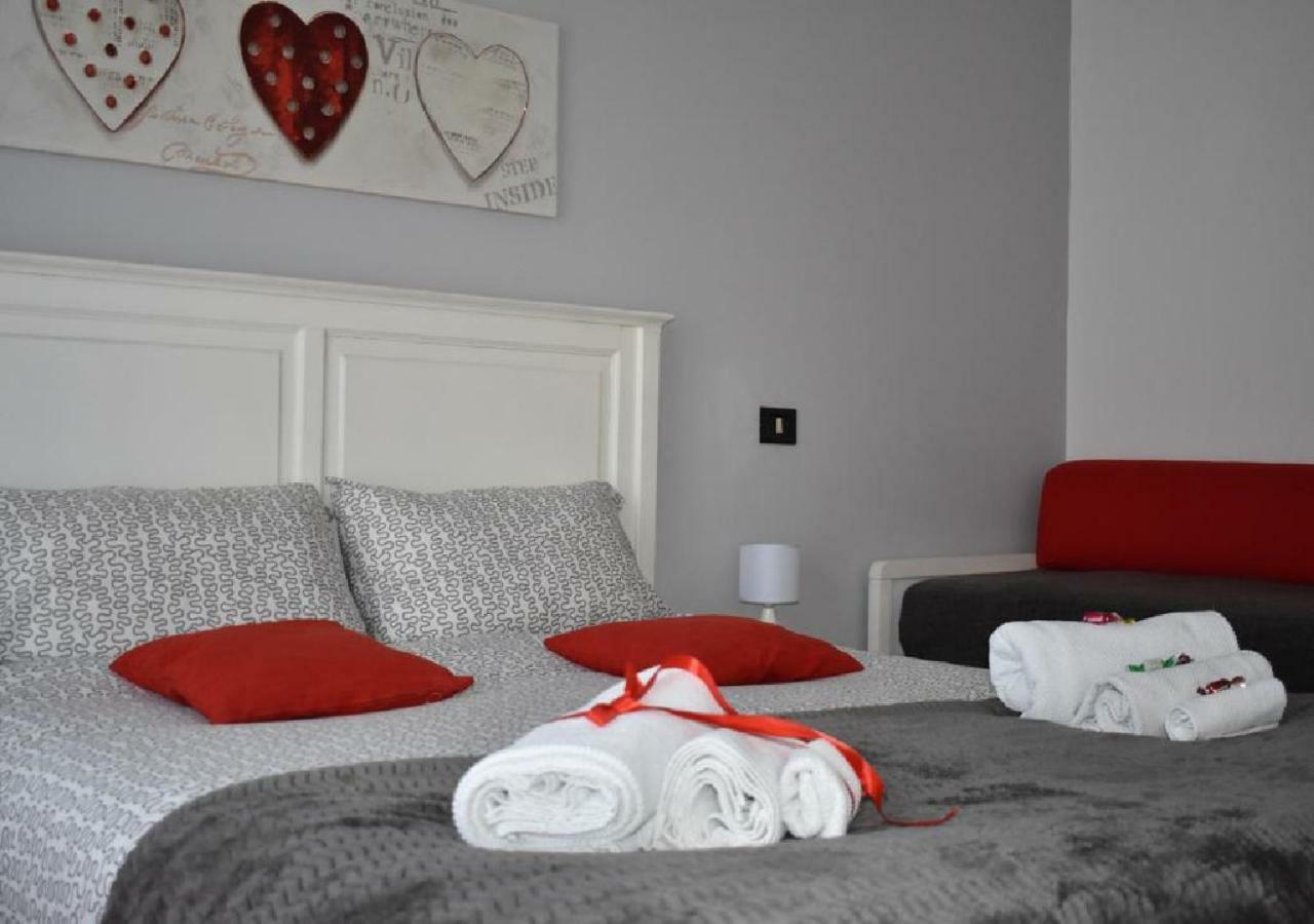 Alma Nua Bed & Breakfast แตร์ราซีนี ภายนอก รูปภาพ