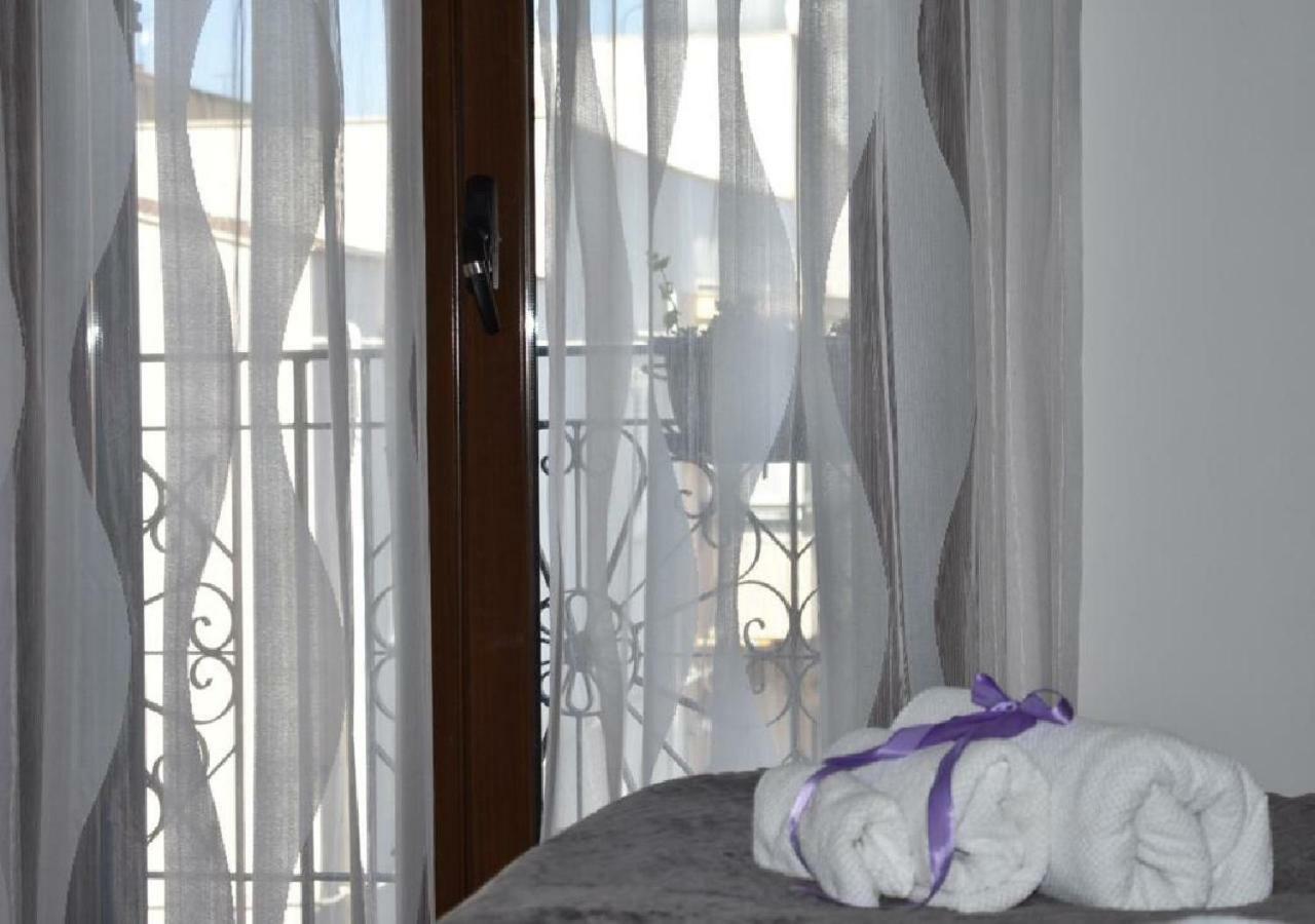 Alma Nua Bed & Breakfast แตร์ราซีนี ภายนอก รูปภาพ