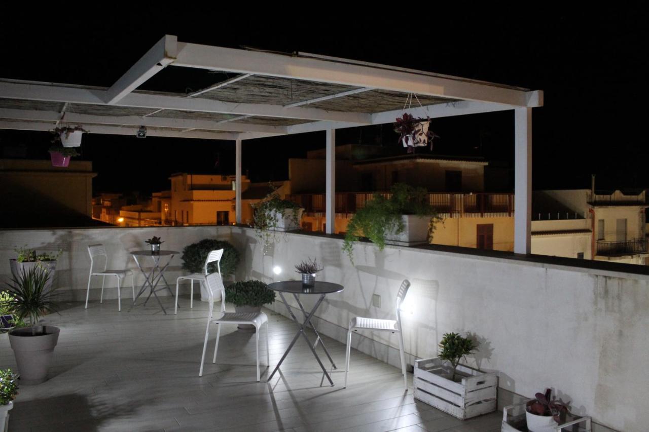 Alma Nua Bed & Breakfast แตร์ราซีนี ภายนอก รูปภาพ